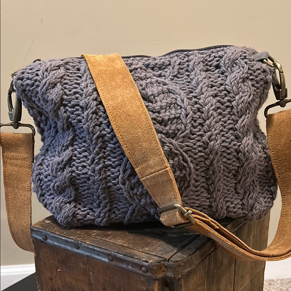 Chunky Knit Gray Shoulder Bag with Tan Strap